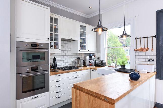 Flat 3, 18, Mazenod Avenue, London photo 3