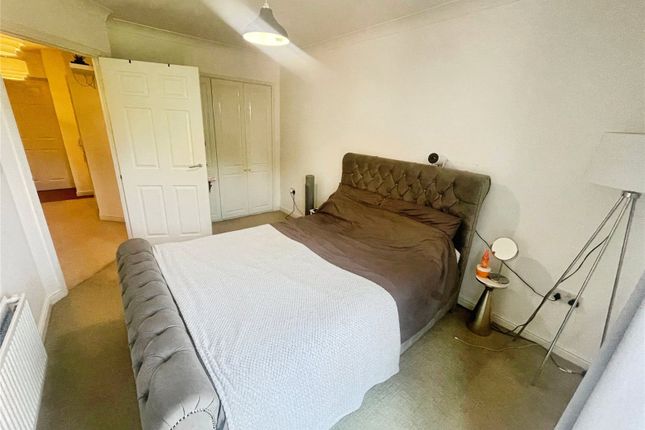 Flat 9, 64, Darwin Crescent, Leicestershire photo 3