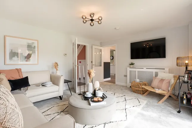 Taylor Wimpey - Weldon Manor at Priors Hall Park