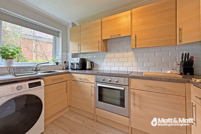 35 Landen Court, Finchampstead Road, Berkshire photo 3