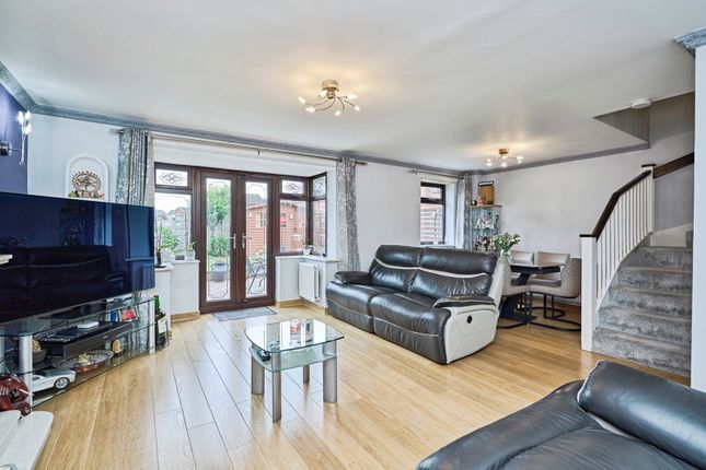 6, Dewberry Drive, West Midlands photo 4