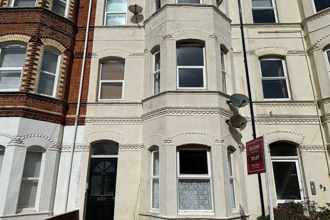 Flat to rent in St Andrews Road, Exmouth