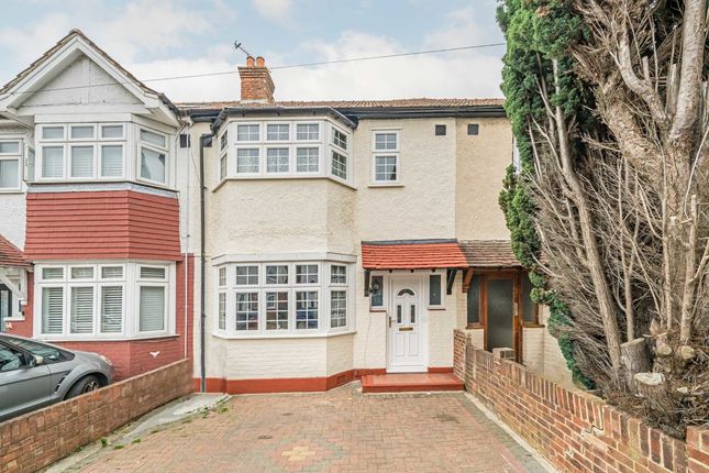 Thumbnail Terraced house for sale in Byron Avenue, New Malden