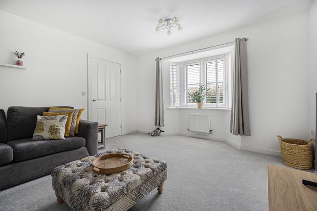 18, Violet Close, Ambrosden photo 2