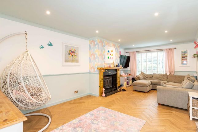 3, Kithurst Close, Goring-By-Sea photo 4