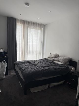 Apartment A53, 1, Legacy Building, Viaduct Gardens, London photo 4