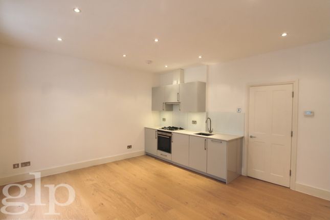 Studio to rent in Marshall Street, London