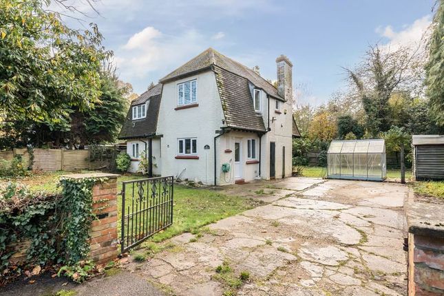Thumbnail Detached house for sale in Bagshot Road, Bracknell
