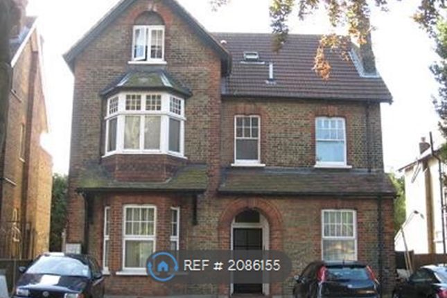 Thumbnail Flat to rent in Hawes Road, Bromley
