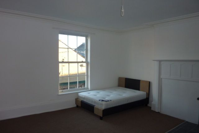 Thumbnail Room to rent in 23 Finkle Street, Thorne, Doncaster