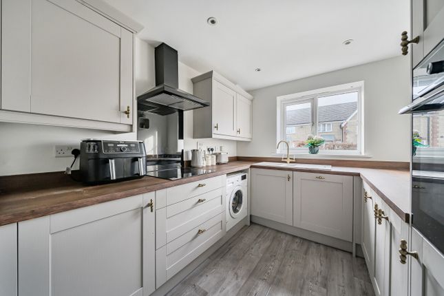 19, Lapwing Lane, Watchfield photo 2
