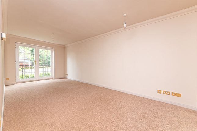 5 Keephatch House, Montague Close Keephatch Park, Wokingham photo 4