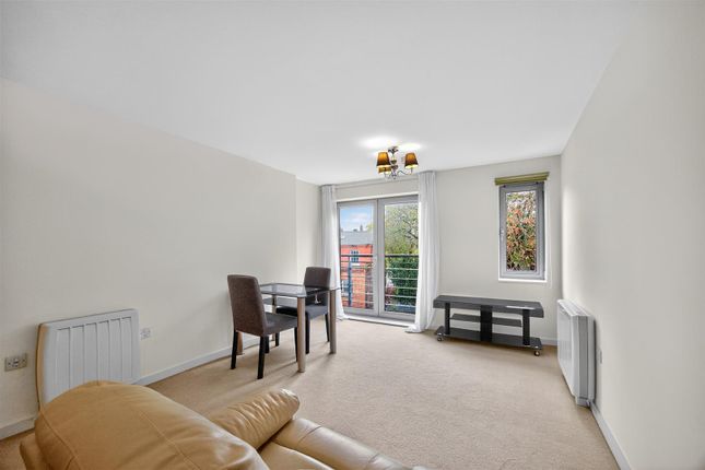 29 Queen Anne House, Admiralty Road, Portsmouth photo 2