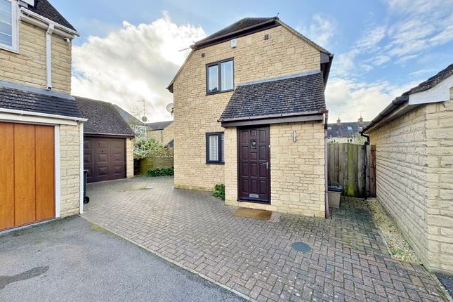 Thumbnail Detached house for sale in Jacobs Close, Witney
