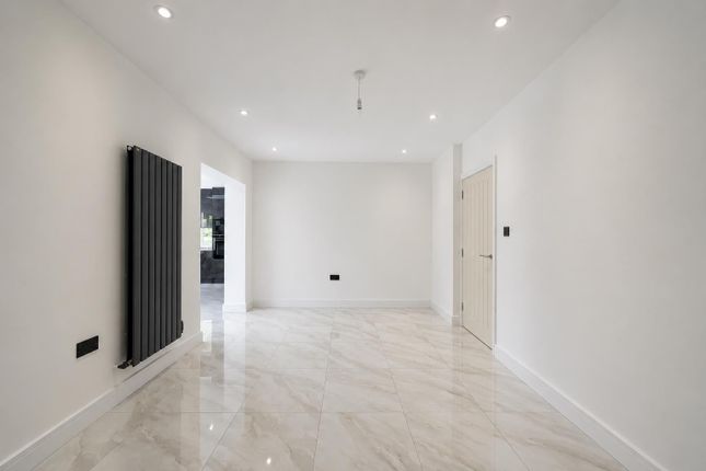 129, Linden Avenue, Ruislip photo 4