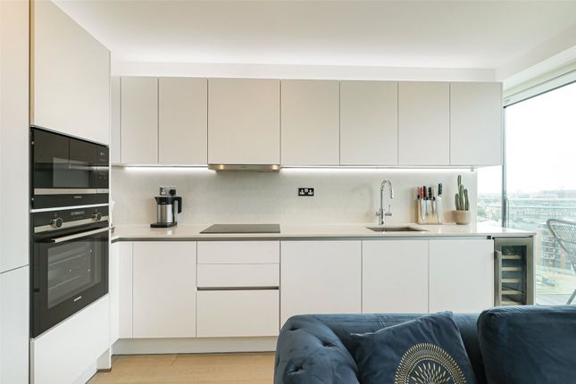 Flat 1305, Forbes Apartments, 6, Brigadier Walk, Woolwich photo 3