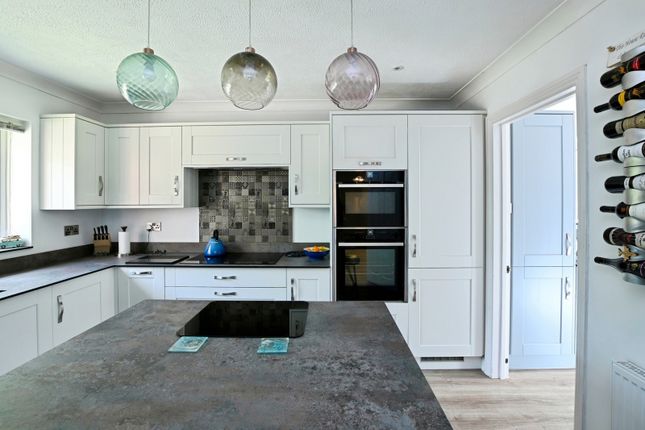 88, Sinah Lane, Hampshire photo 4