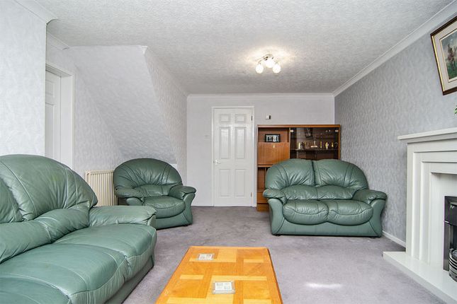 8, Hamps Close, Burntwood photo 4