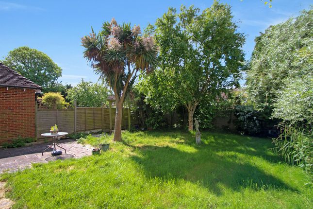 17 William Judge Close, Tenterden photo 2