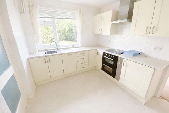 8, Hollinghill Road, Whitley Bay photo 3