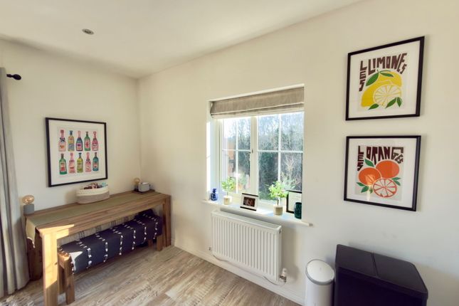 30, Cable Crescent, Milton Keynes photo 4