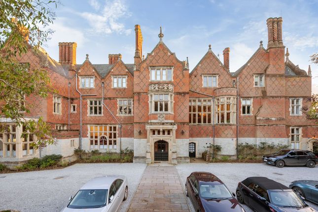 2-bed flat on Flat 11, Goldings Hall Goldens Way Goldings, Hertford, £650,000