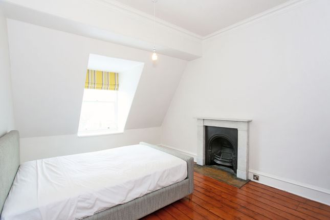 Flat to rent in Queens Gardens, Aberdeen