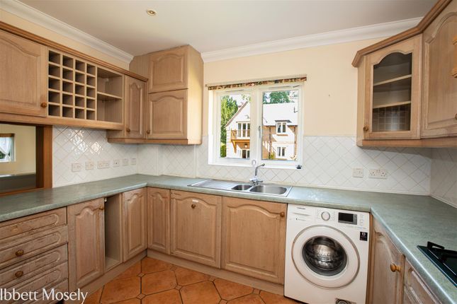 6 Brasted Court, High Street, Brasted Westerham photo 4