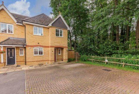 Thumbnail End terrace house for sale in Kings Glade, Yateley, Hampshire