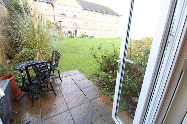 Flat 5 Briary Court, Egypt Esplanade, Cowes photo 4