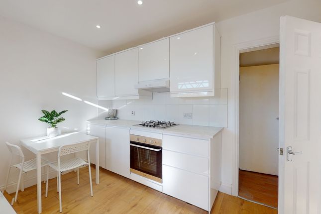 Flat 4, 14, The Vale, Broadstairs photo 2