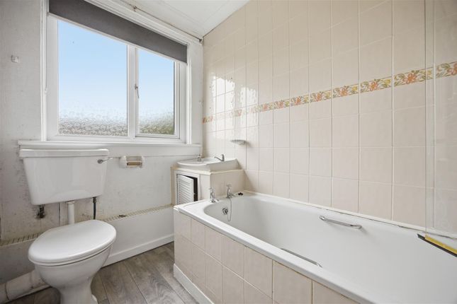 52, Blackthorn Avenue, Glasgow photo 4