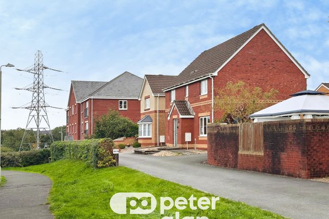 29, Wild Field, Bridgend photo 2
