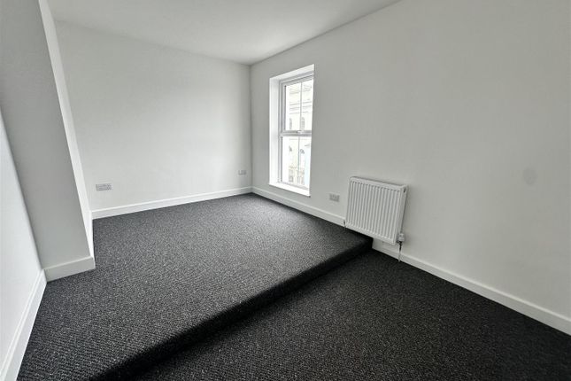 Flat to rent in Meyrick Street, Pembroke Dock