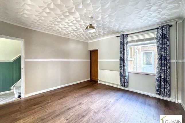 46 Victoria Street, Abertillery photo 5