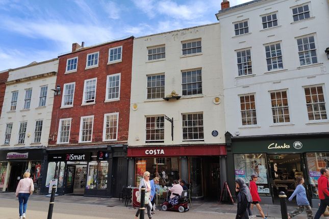 Retail premises to let in High Street, Worcester