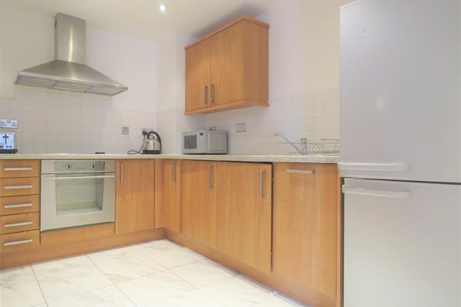 Flat to rent in Madison Square, Liverpool
