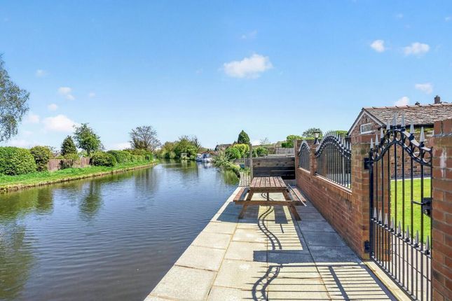 Greenfields Avenue, Warrington photo 2