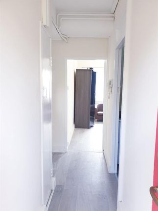 Flat to rent in Cecil Rhodes House, Goldington Street, London