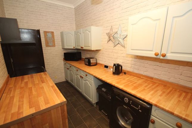 14, Whiteleys Place, Rochdale photo 4