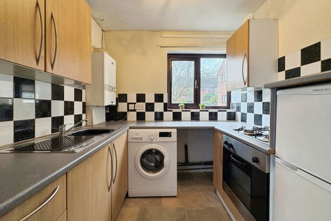 8, Bicknell Gardens, Yeovil photo 3