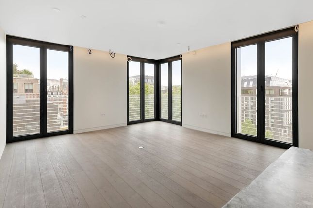 Thumbnail Flat for sale in Hanover Square, London
