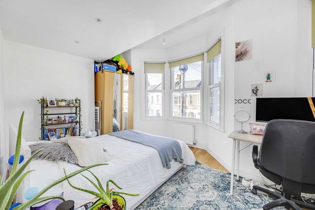 Flat B, 99, Hubert Grove, London photo 4