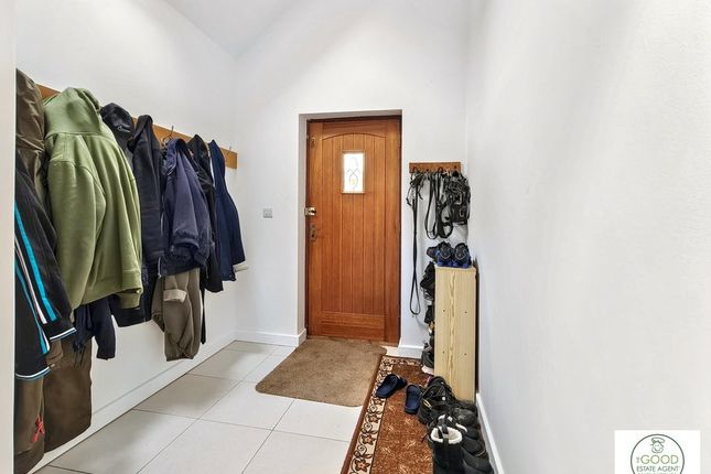 103, Corton Road, Lowestoft photo 3