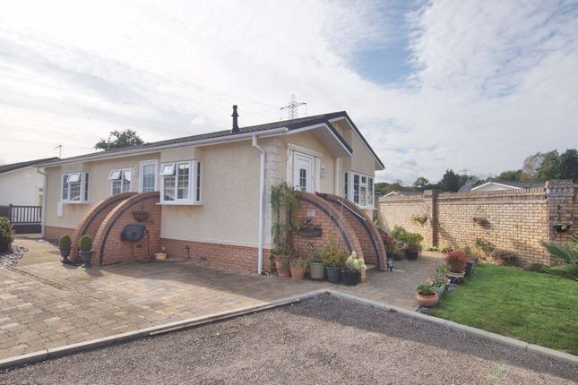 Mobile/park home for sale in Wickham Court, Southwick Road, North Boarhunt
