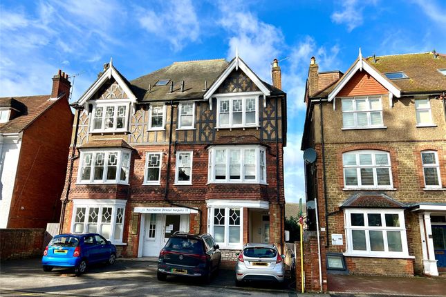 2-bed flat on Flat 3, 13, London Road, Surrey, £265,000