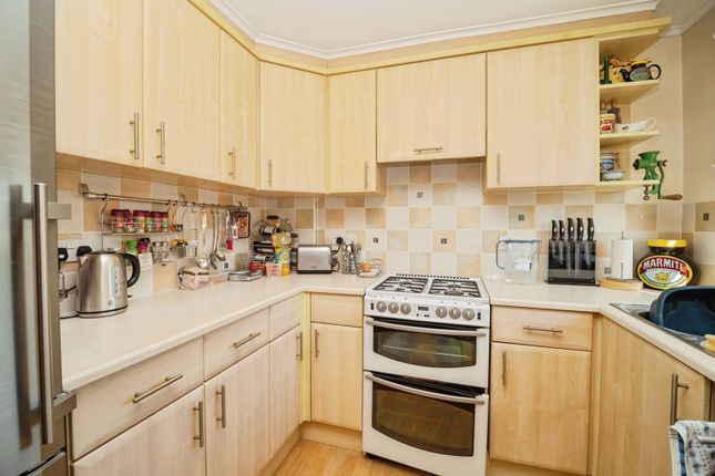 9, Conifer Way, Dorset photo 4