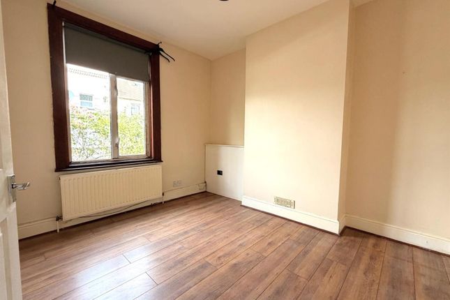 495, London Road, Grays photo 3
