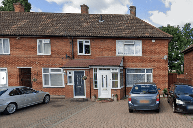 Three Bedroom Terraced House In Harrow Weald