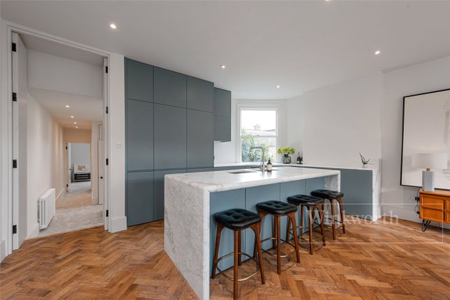 Flat for sale in Radcliffe Avenue, London